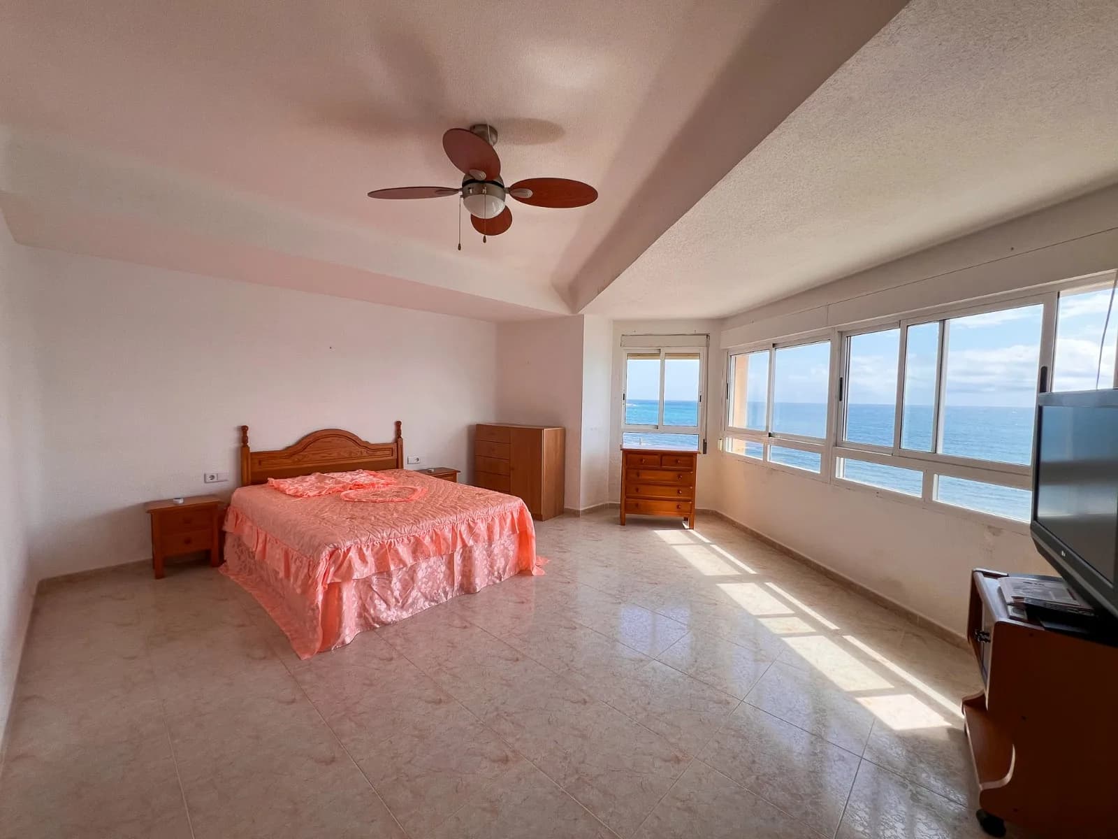 Apartment de 4 dormitorios en venta en Torrevieja, - - Image 6