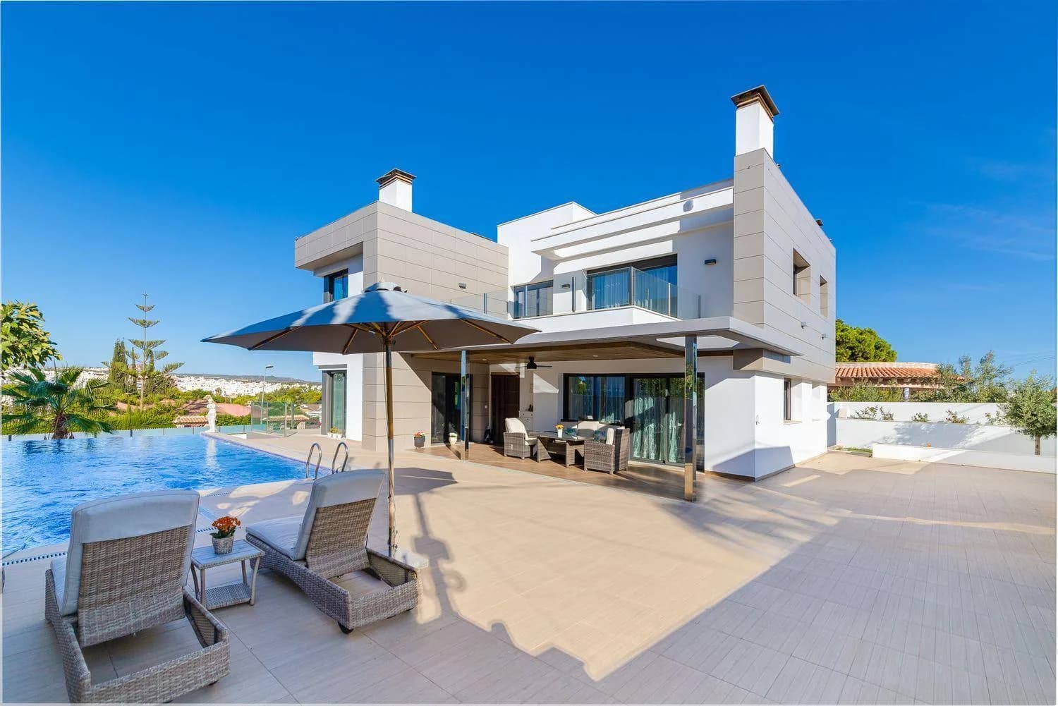 Villa In Torrevieja - Image 3