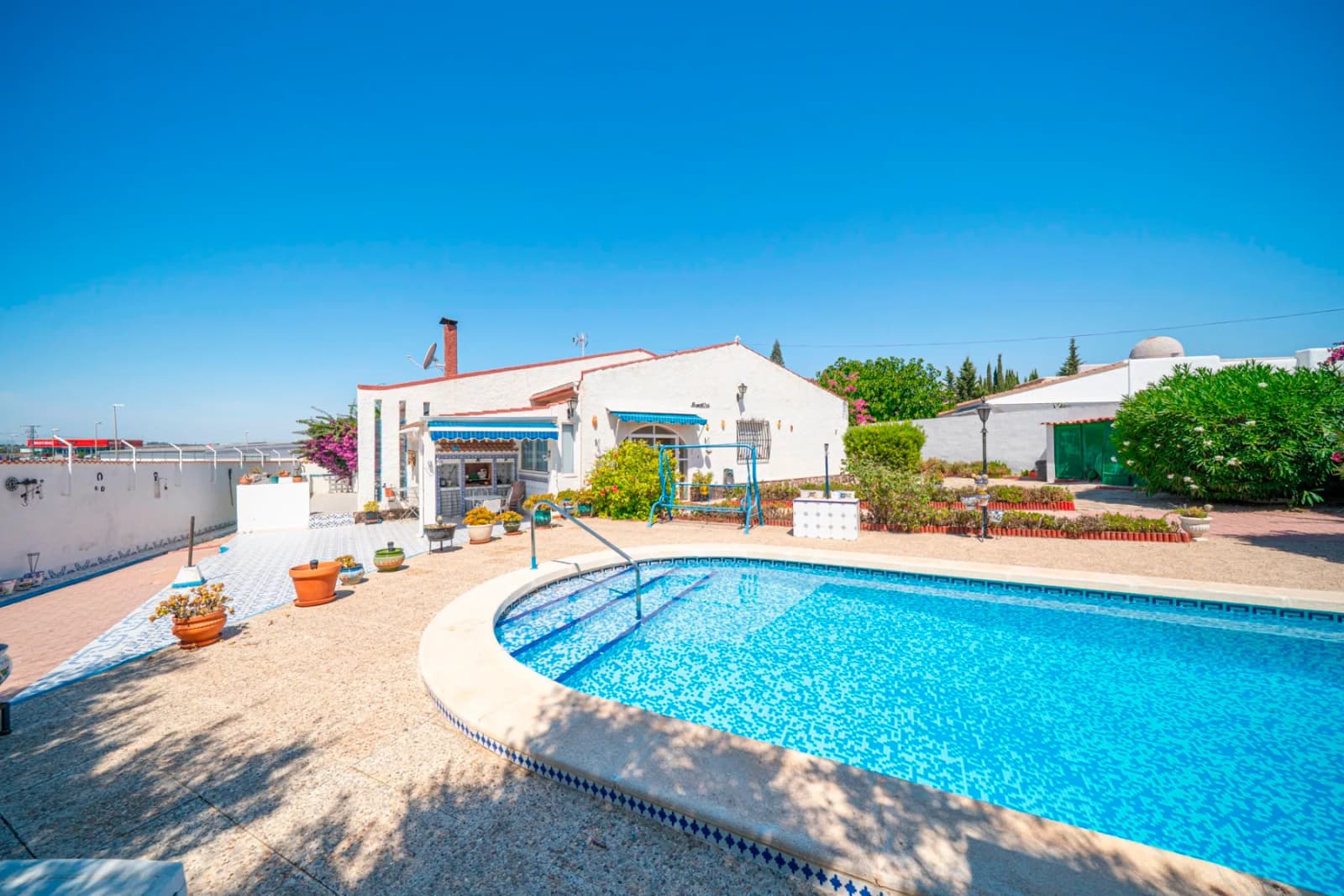 Villa de 4 dormitorios en venta en Ciudad Quesada - Rojales, Alicante - Image 2