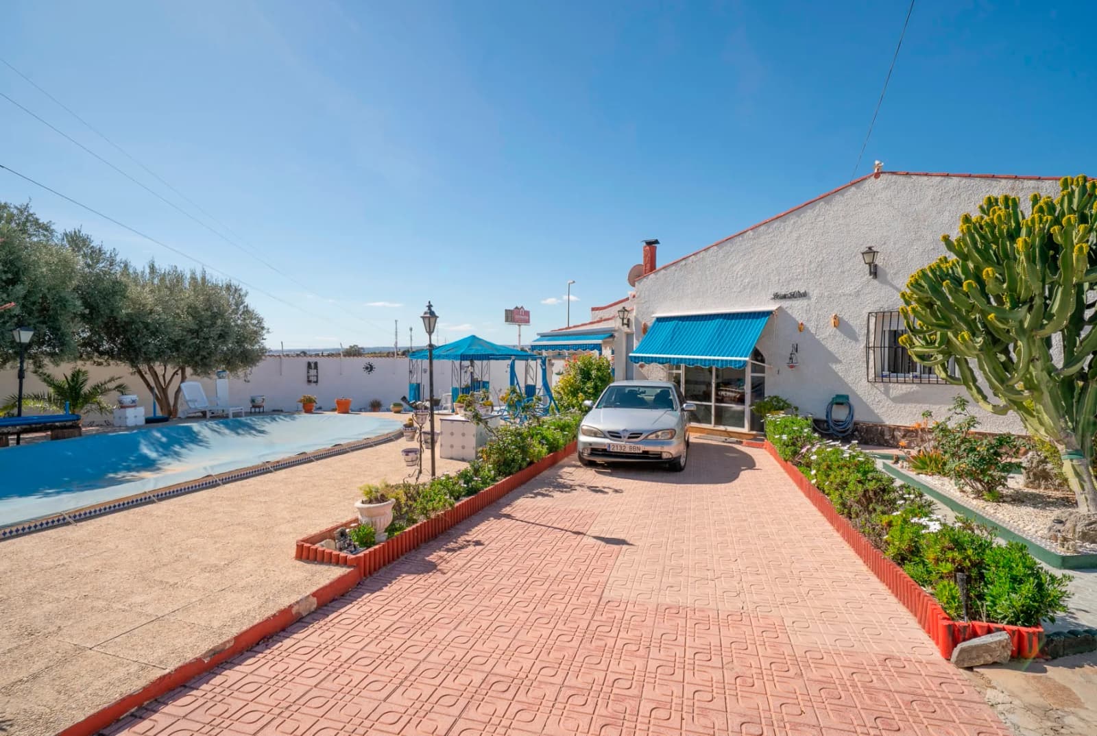 Villa de 4 dormitorios en venta en Ciudad Quesada - Rojales, Alicante - Image 8