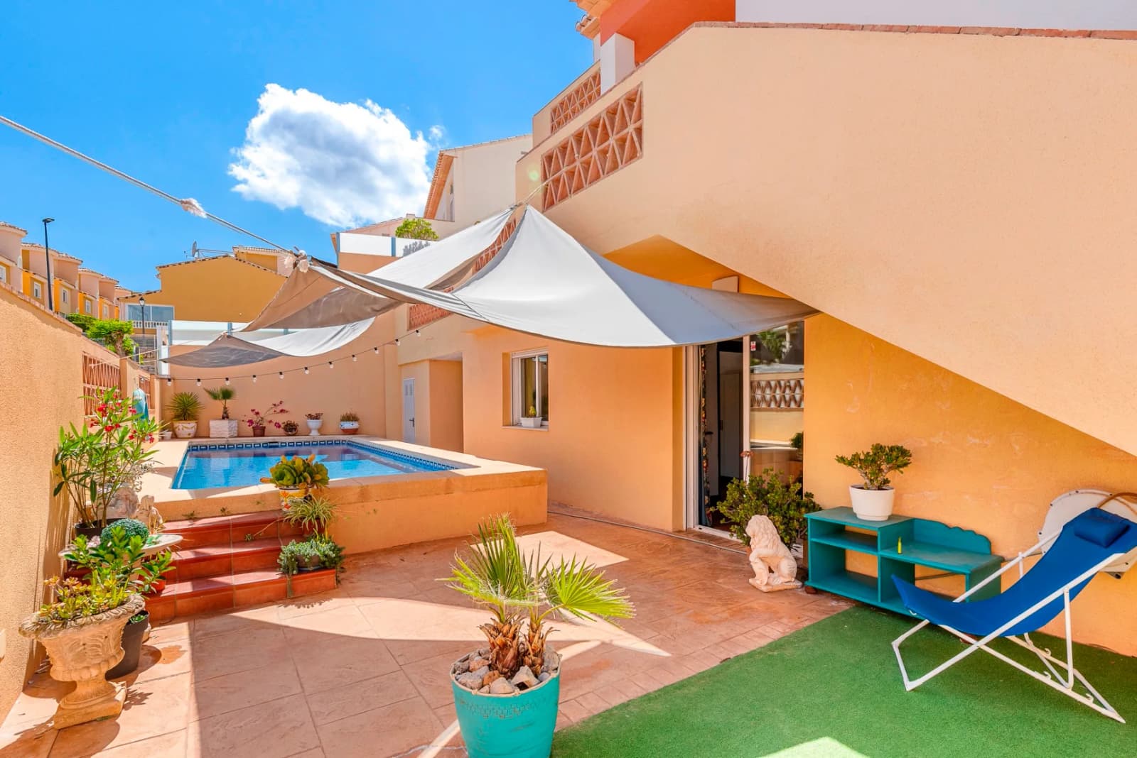 Villa de 5 dormitorios en venta en Alfas del Pi, Alicante - Image 2