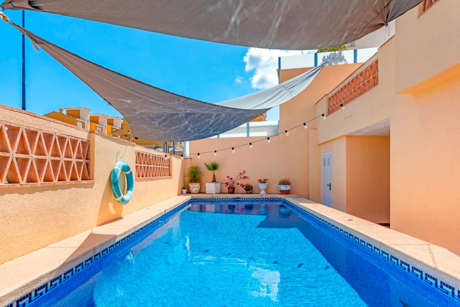 Villa de 5 dormitorios en venta en Alfas del Pi, Alicante - Image 3
