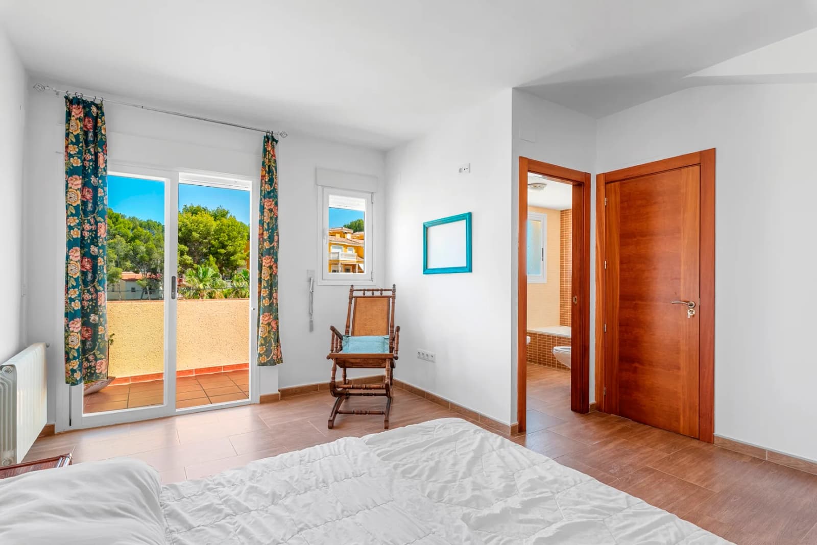 Villa de 5 dormitorios en venta en Alfas del Pi, Alicante - Image 8