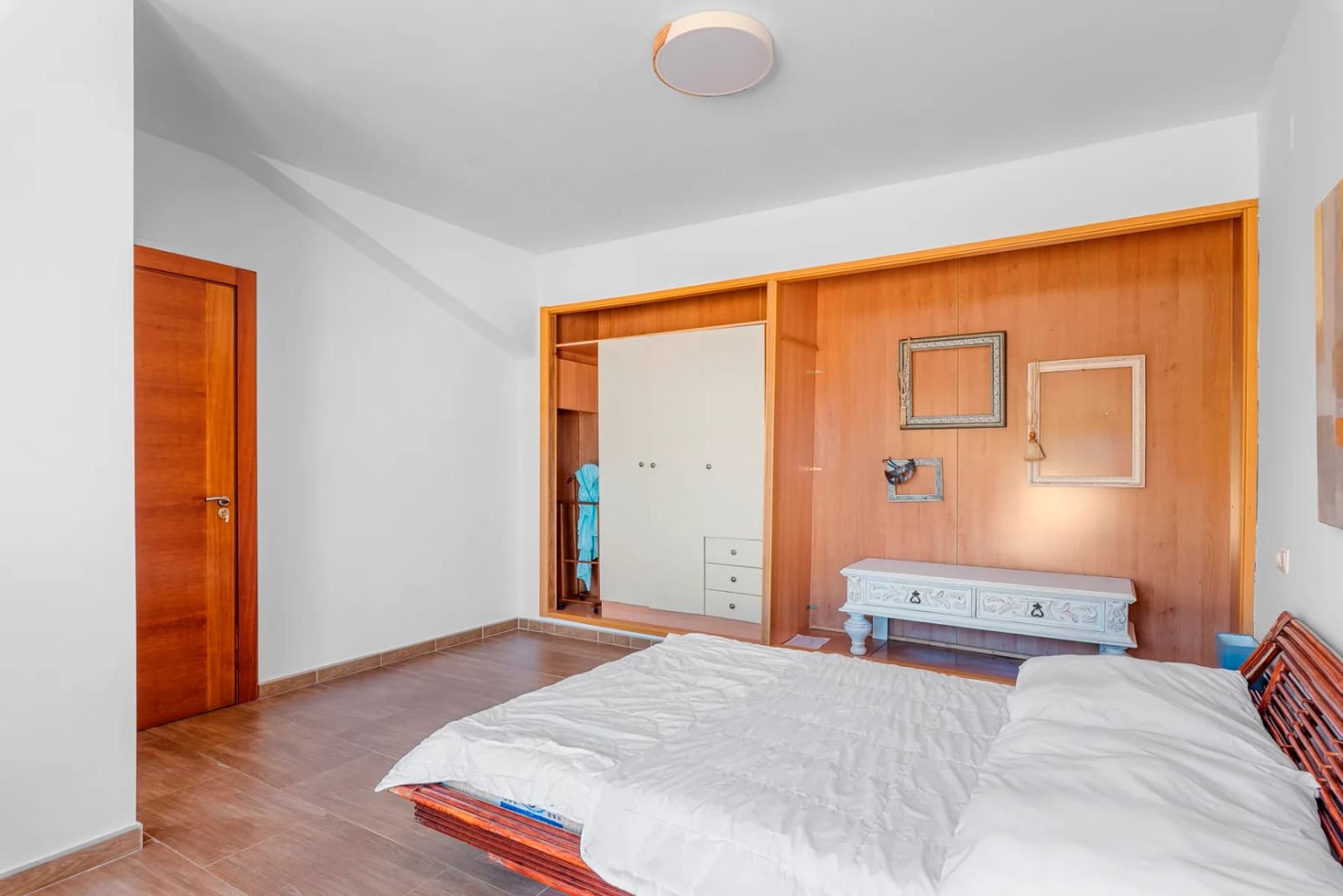 Villa de 5 dormitorios en venta en Alfas del Pi, Alicante - Image 9
