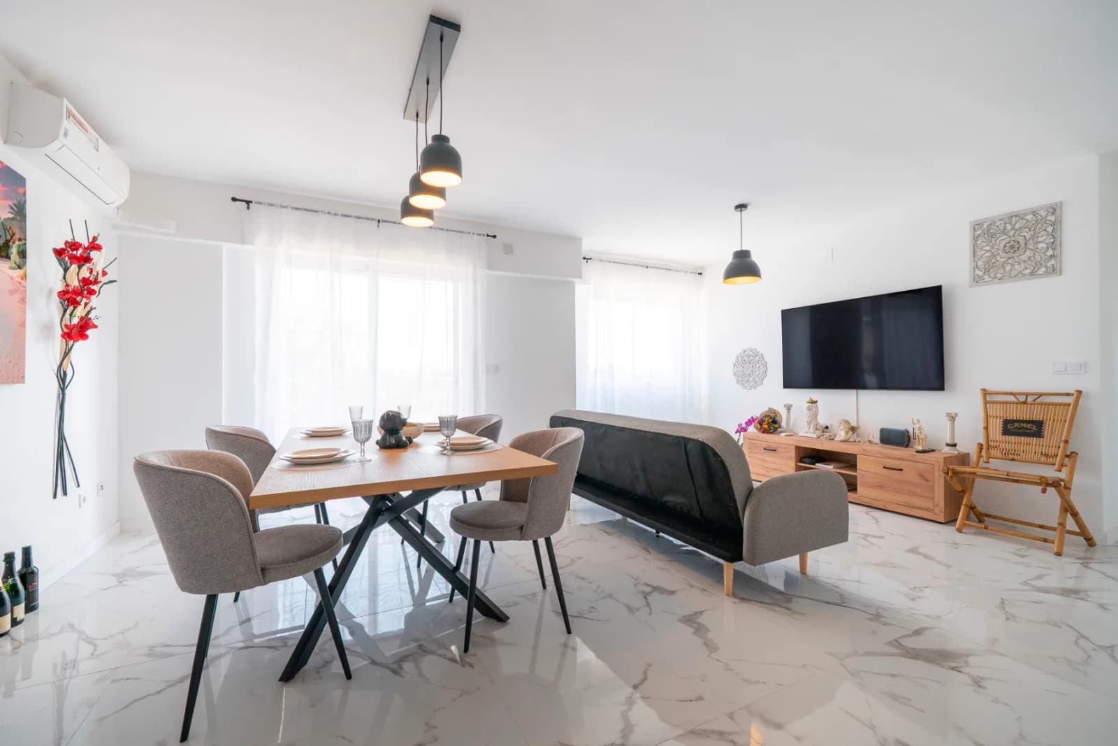 Apartment de 2 dormitorios en venta en Punta Prima, Alicante - Image 2