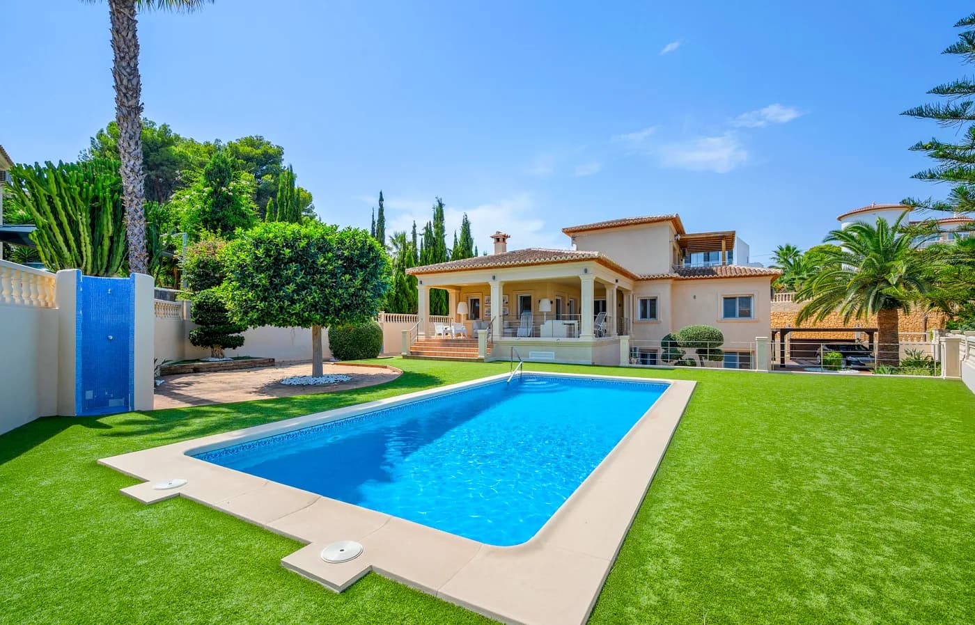 Villa de 5 dormitorios en venta en Benissa, Alicante