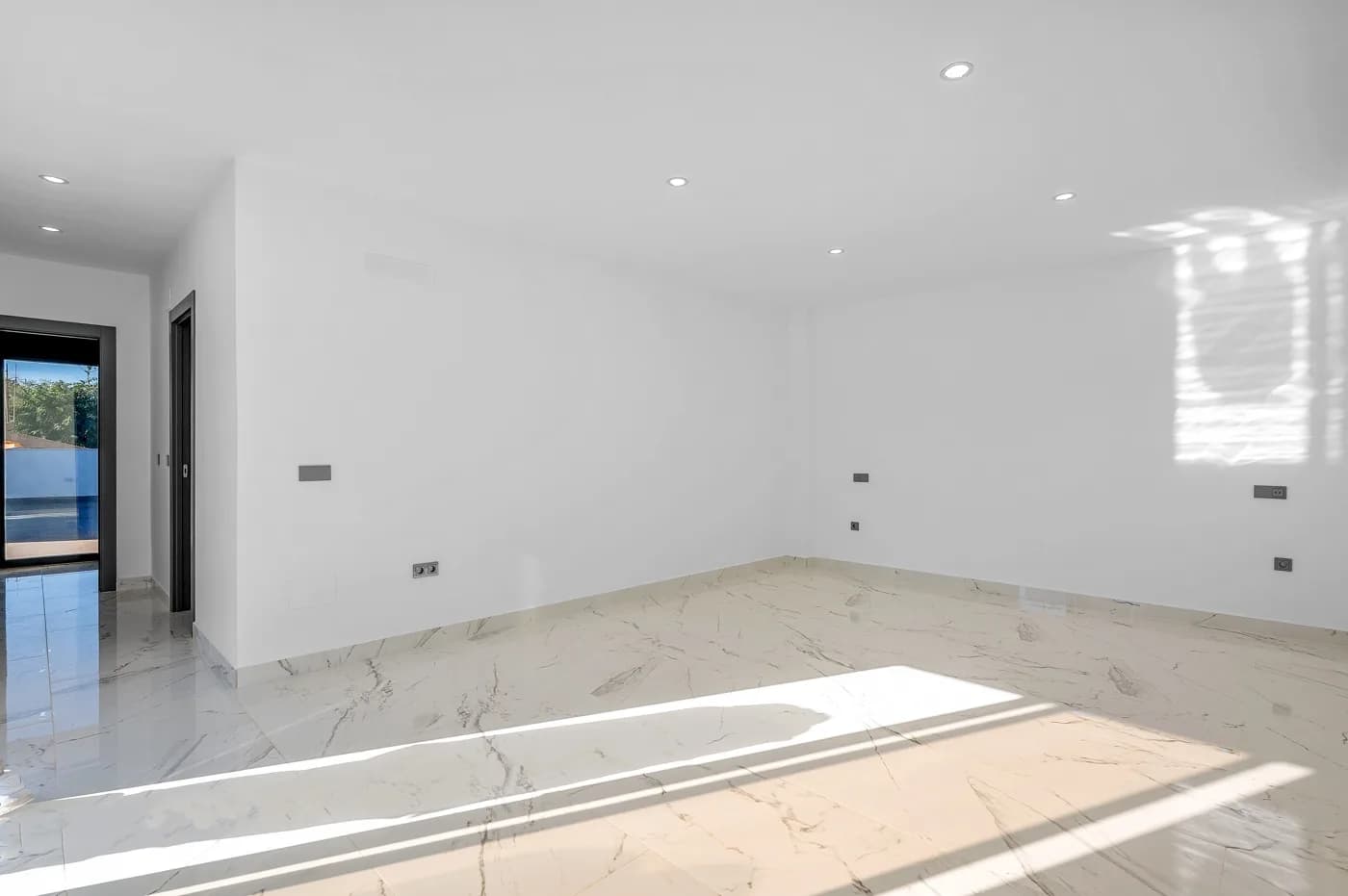 Villa de 4 dormitorios en venta en Campoamor, Alicante - Image 7