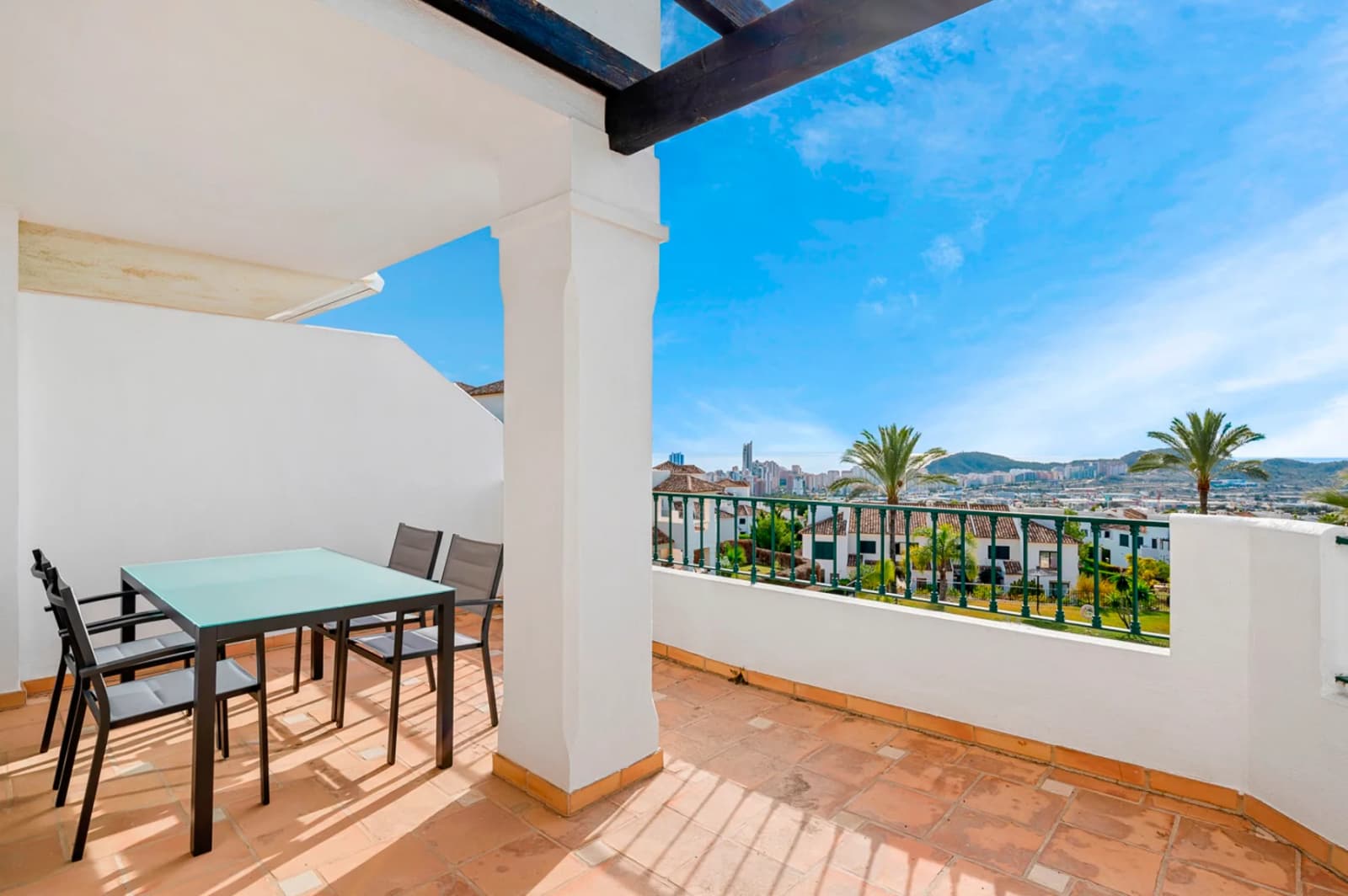 Apartment de 1 dormitorios en venta en Finestrat, Alicante - Image 2