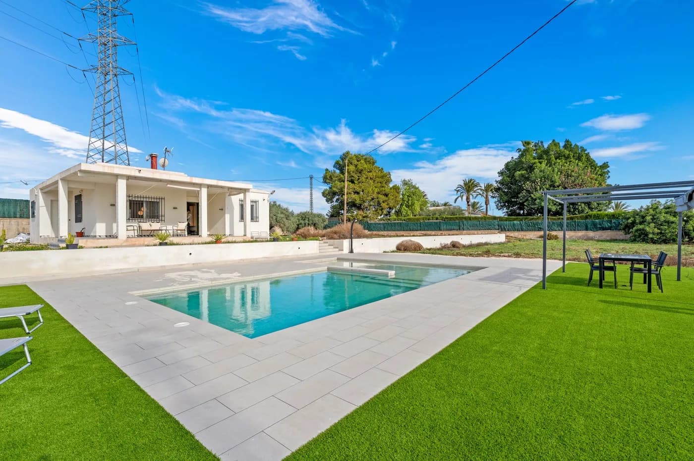 Villa de 3 dormitorios en venta en Elche/Elx, Alicante