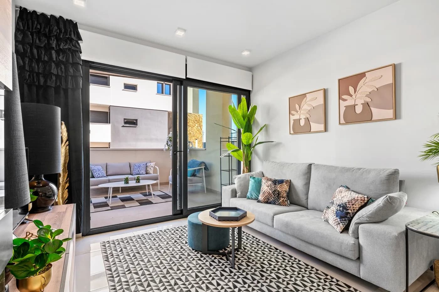 Apartment de 3 dormitorios en venta en Orihuela costa, Alicante - Image 3