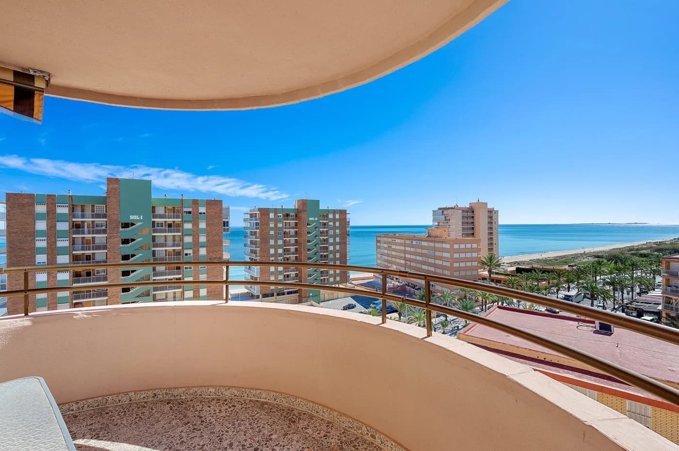 Apartment de 3 dormitorios en venta en Arenales Del Sol, Alicante - Image 3