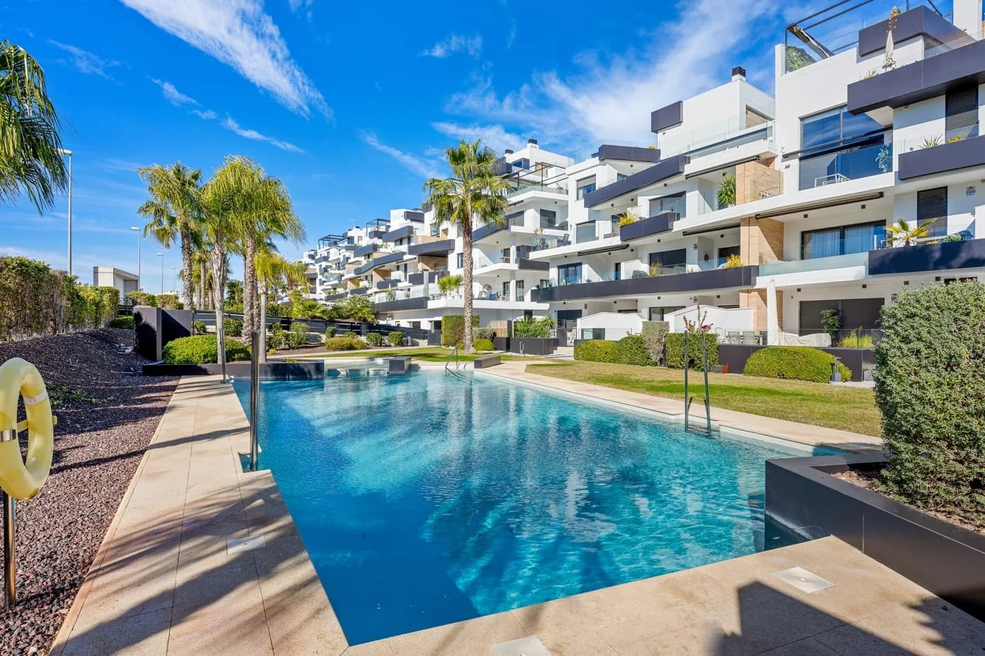 Villa de 3 dormitorios en venta en Villamartín, Alicante