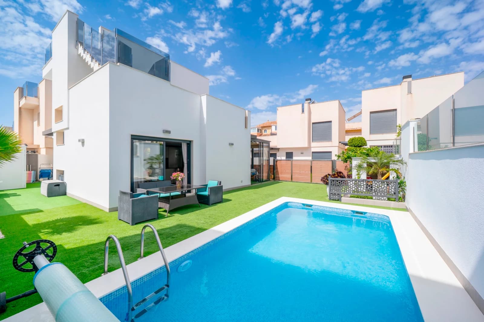 Villa de 5 dormitorios en venta en Torrevieja, Alicante