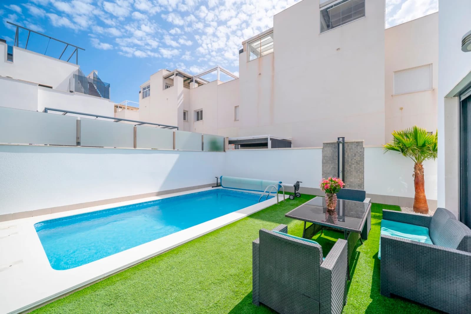 Villa de 5 dormitorios en venta en Torrevieja, Alicante - Image 5
