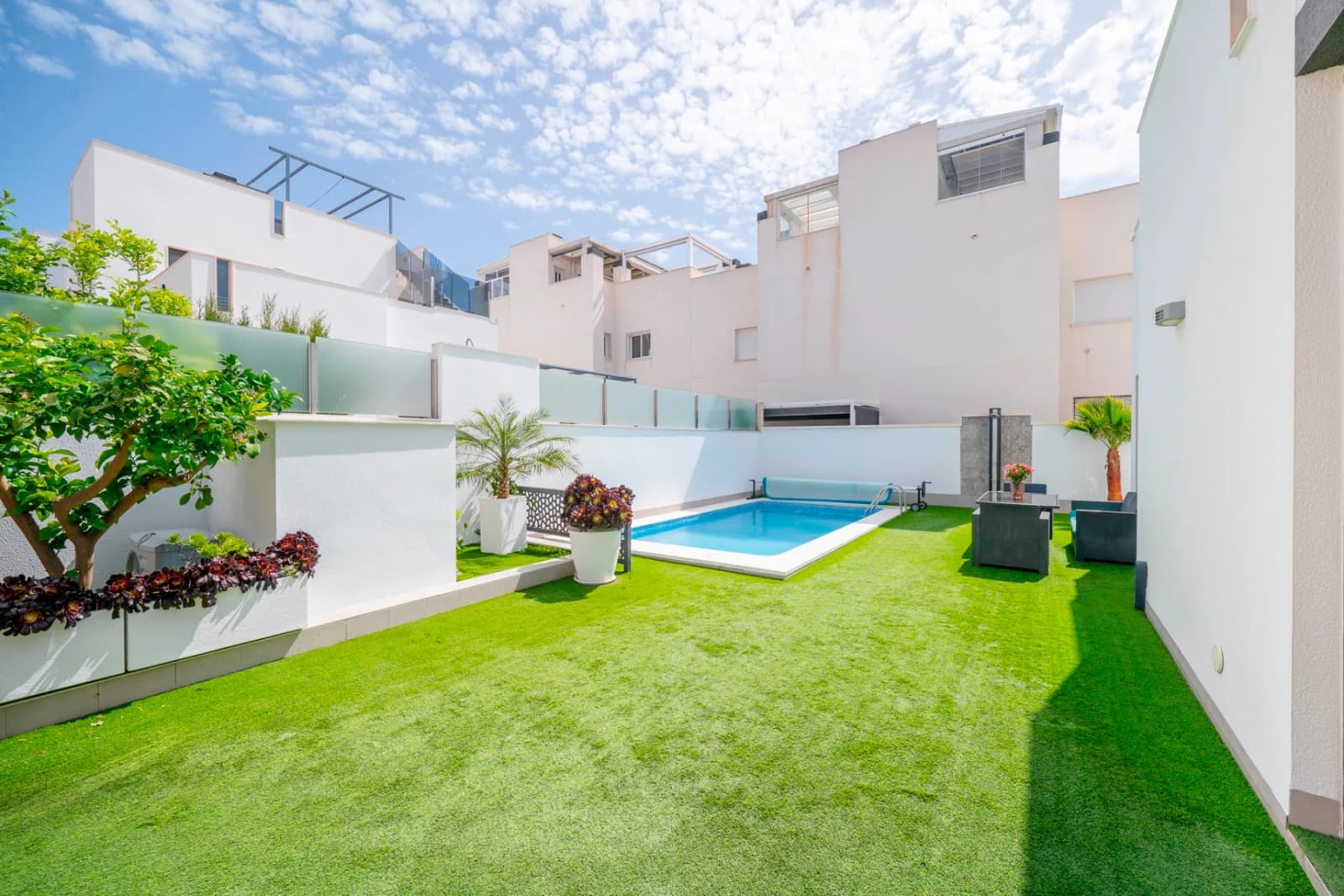 Villa de 5 dormitorios en venta en Torrevieja, Alicante - Image 8