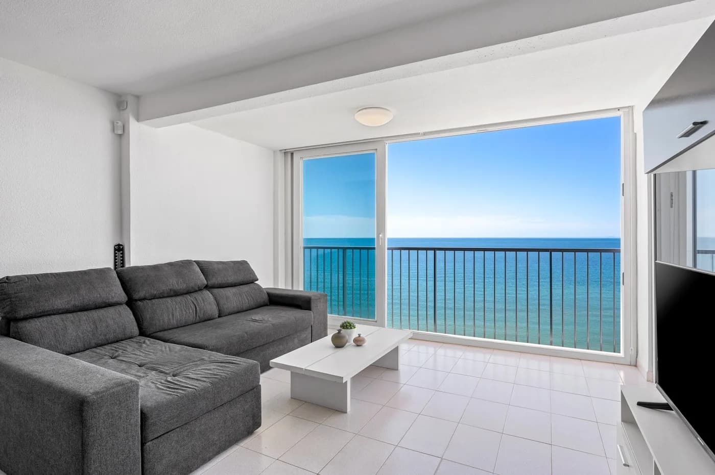 Apartment de 3 dormitorios en venta en Santa Pola, Alicante - Image 3
