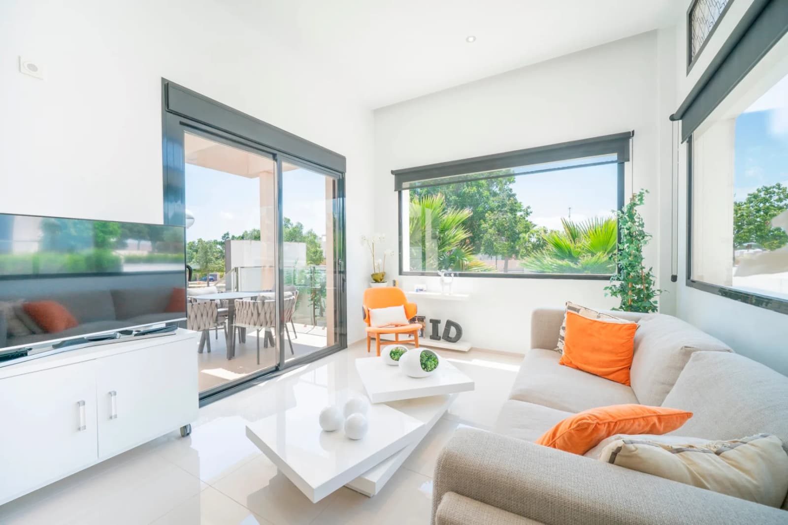 Villa de 3 dormitorios en venta en Ciudad Quesada - Rojales, Alicante - Image 3