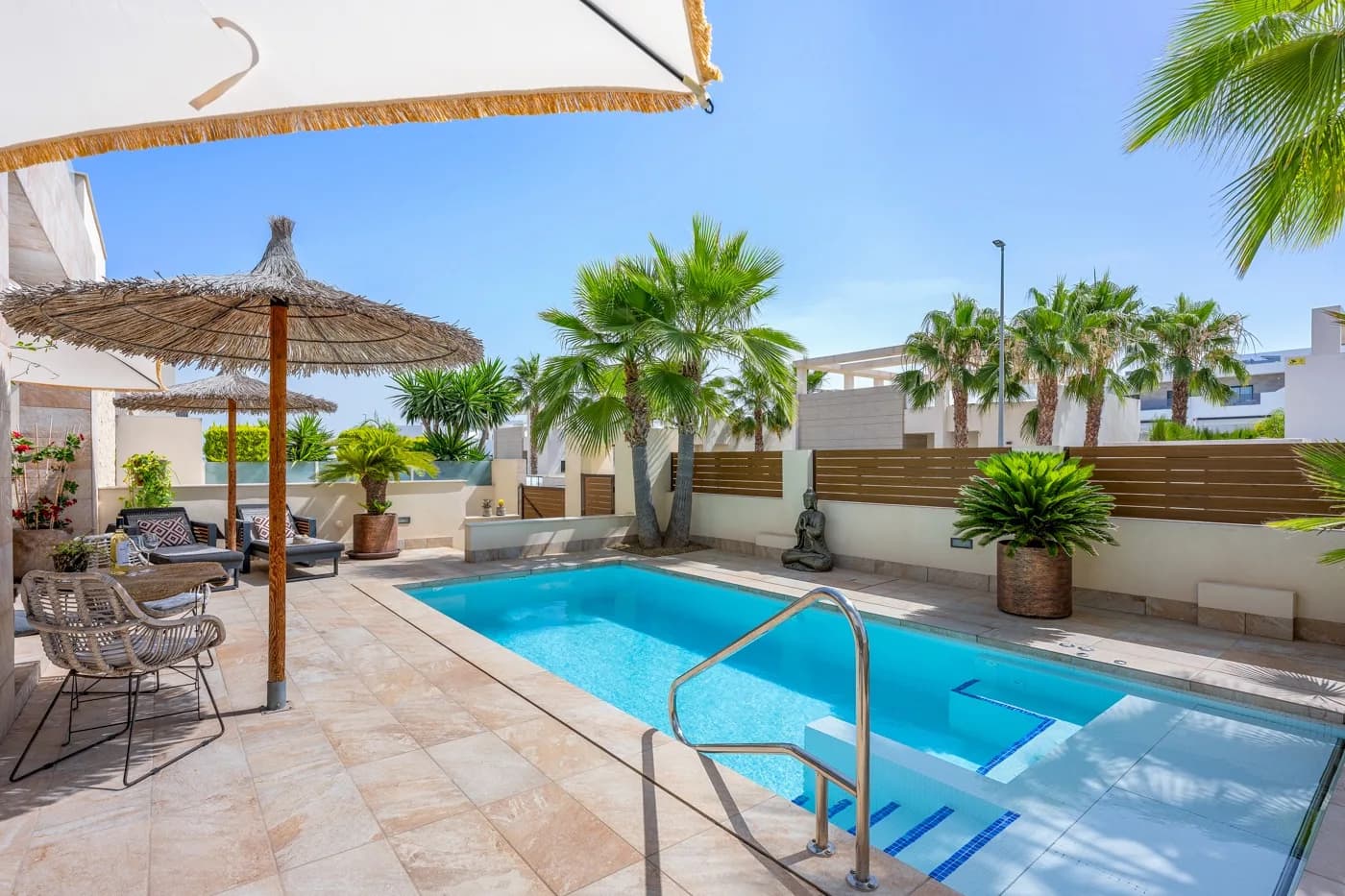Villa de 3 dormitorios en venta en Benijófar, Alicante - Image 4