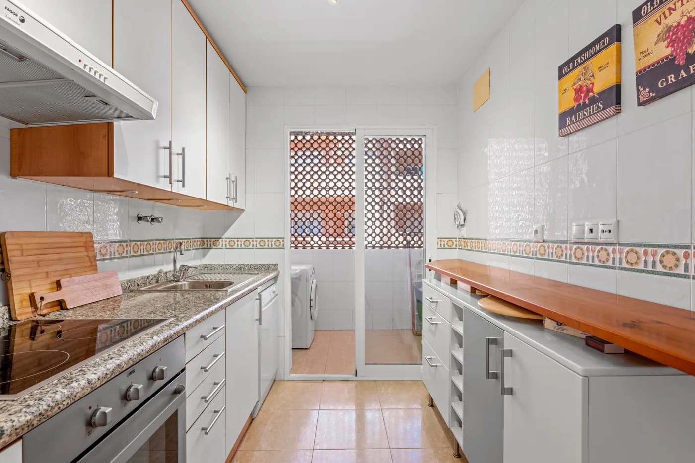 Apartment de 3 dormitorios en venta en Cabo Roig, Alicante - Image 8