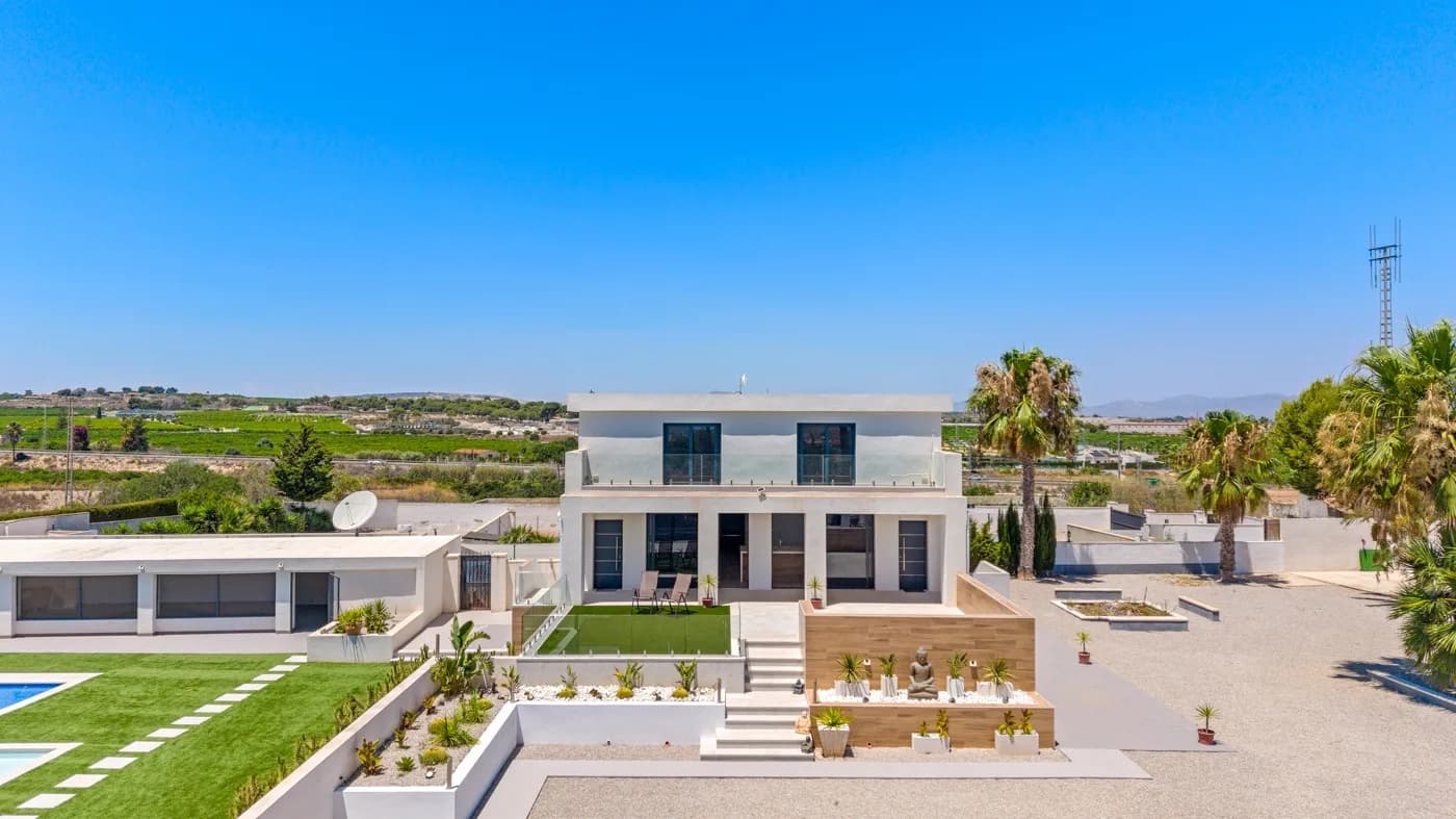 Country Estate In Los Montesinos - Image 2