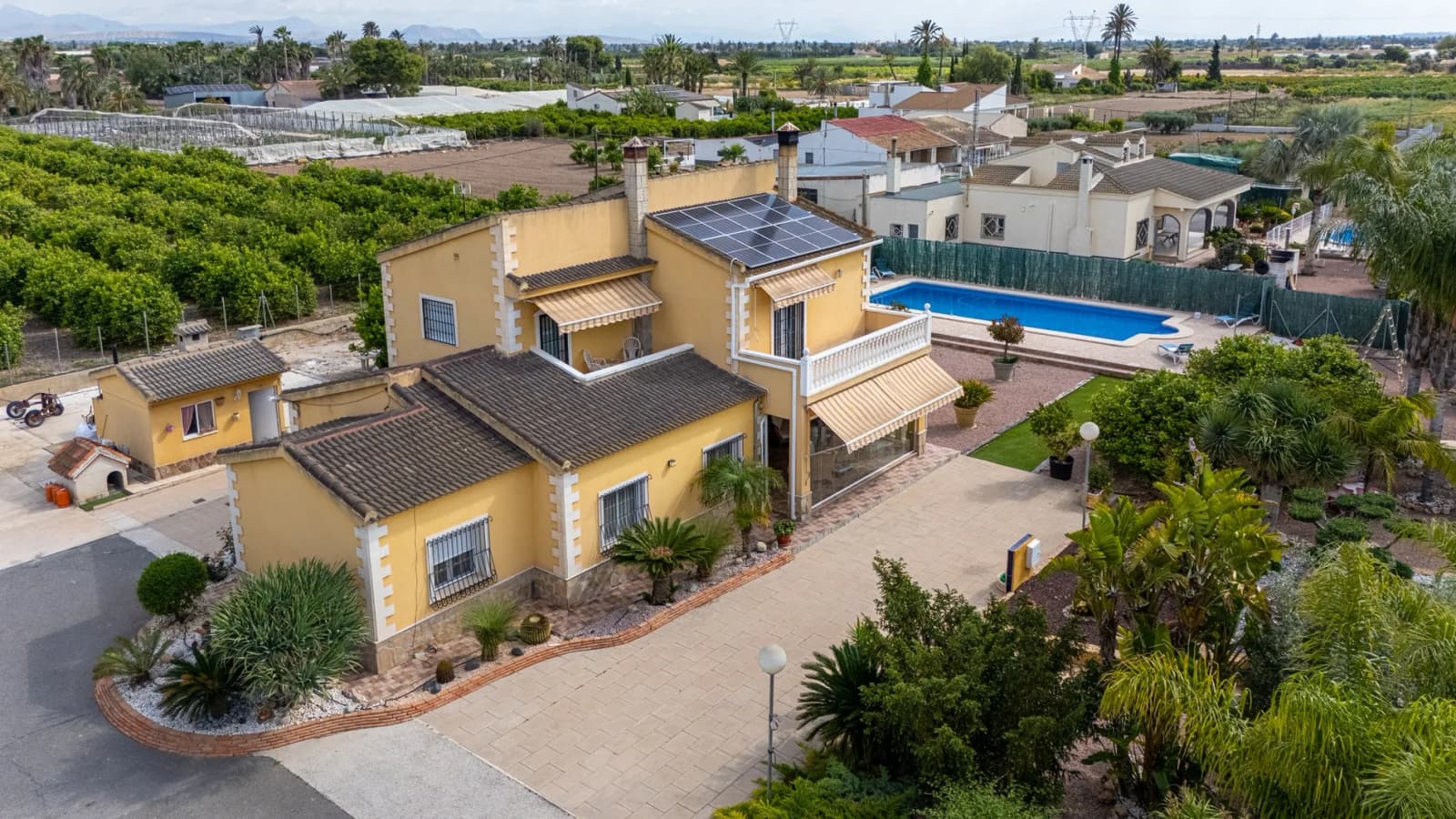 Detached Villa In Elche