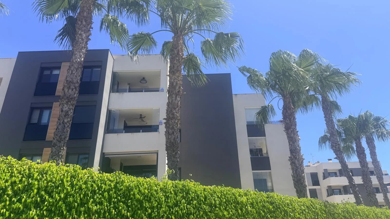 Apartment de 3 dormitorios en venta en Los Altos, Alicante - Image 2
