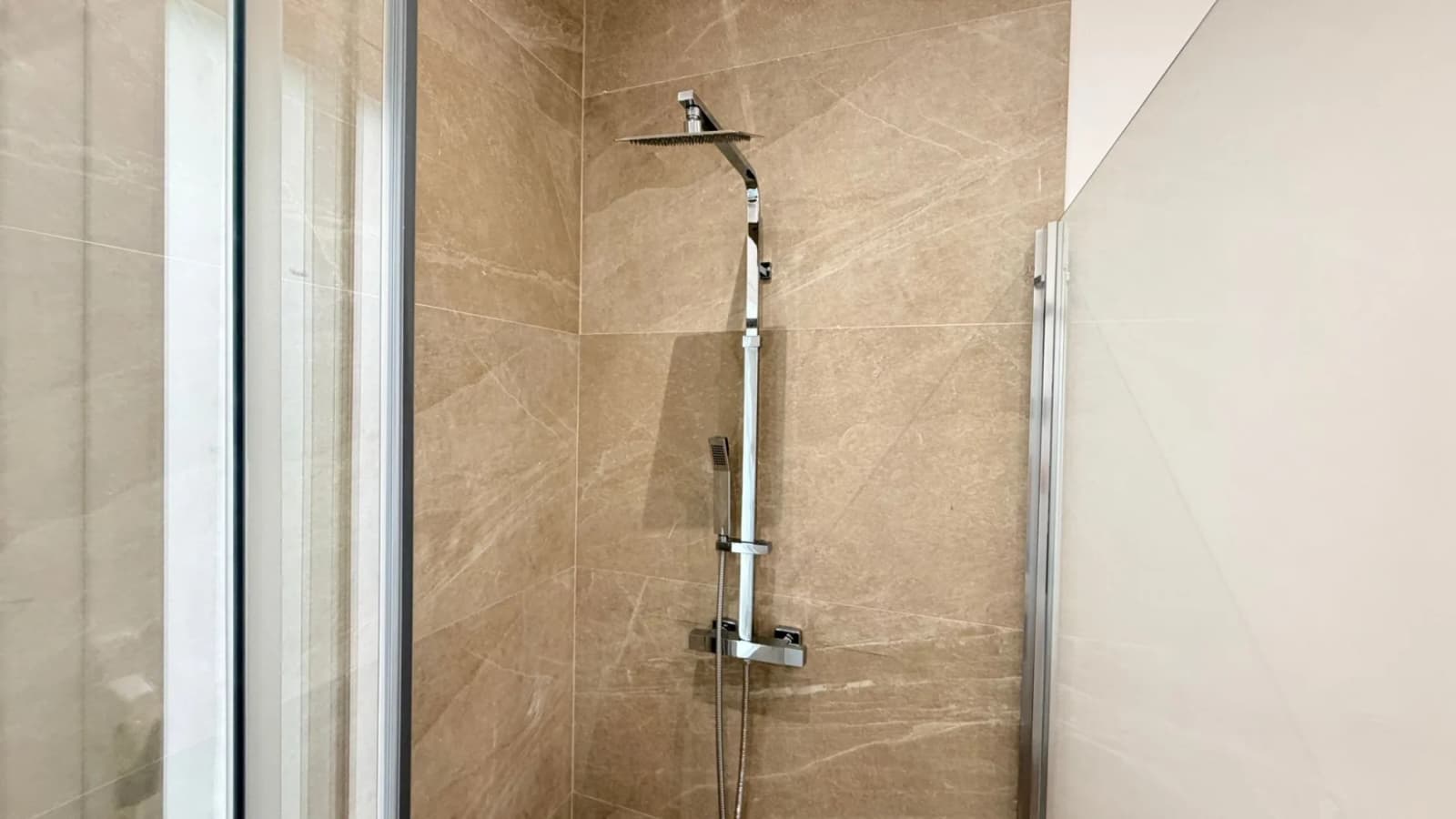 Townhouse de 3 dormitorios en venta en Catral, Alicante - Image 9