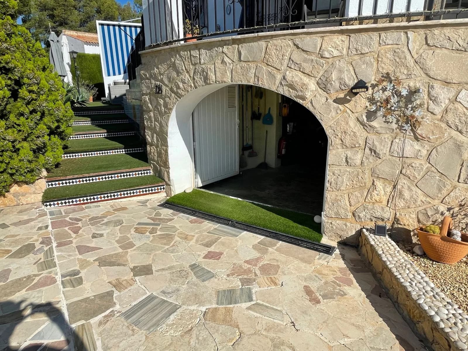 Detached Villa In Alfas Del Pi - Image 3