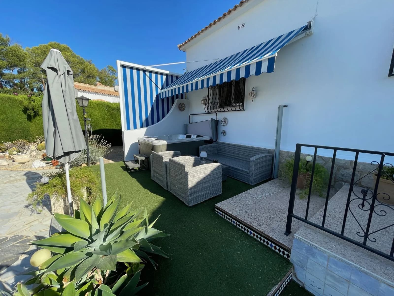 Detached Villa In Alfas Del Pi - Image 4
