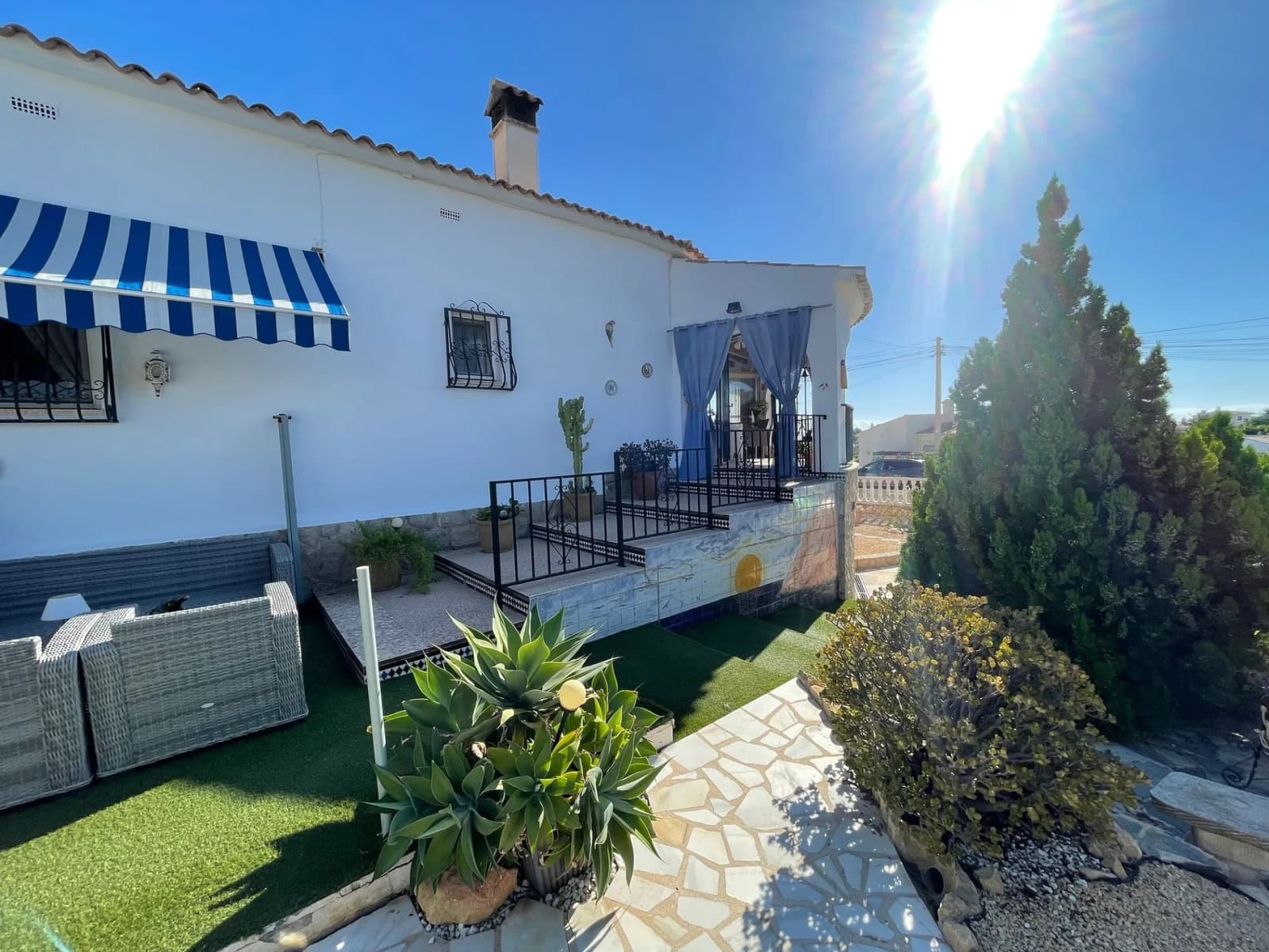 Detached Villa In Alfas Del Pi - Image 5