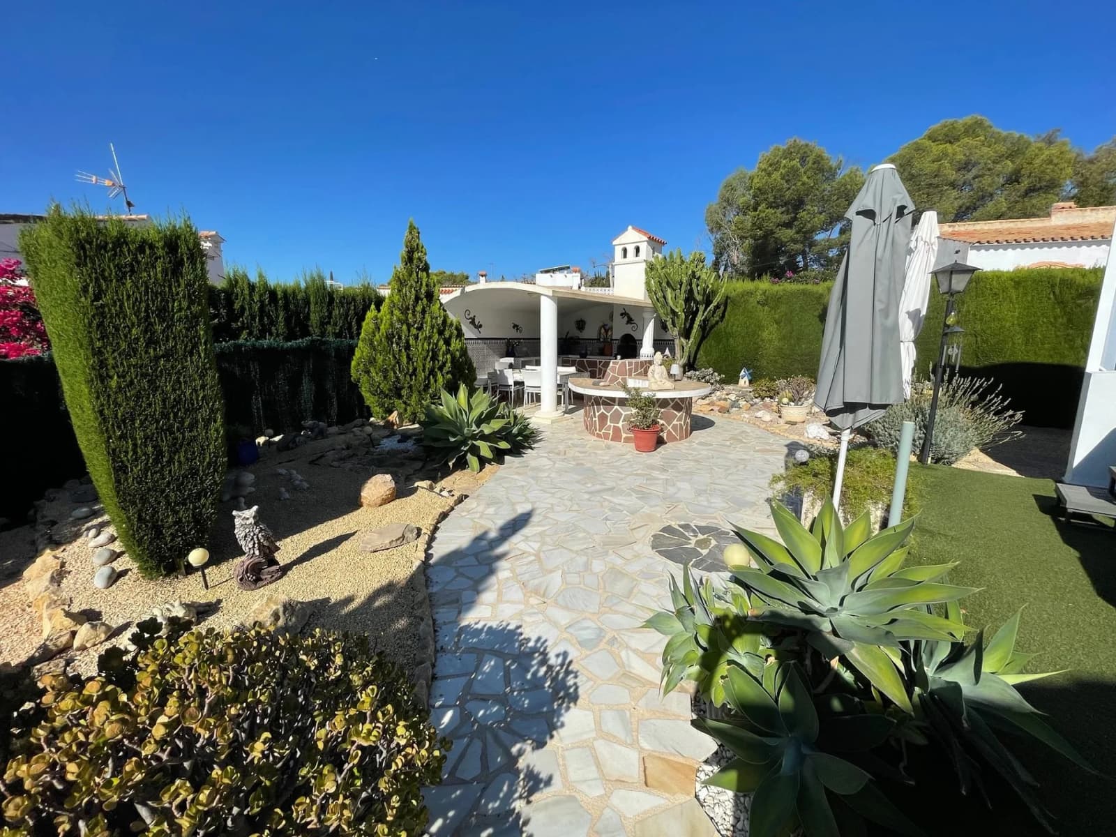 Detached Villa In Alfas Del Pi - Image 6