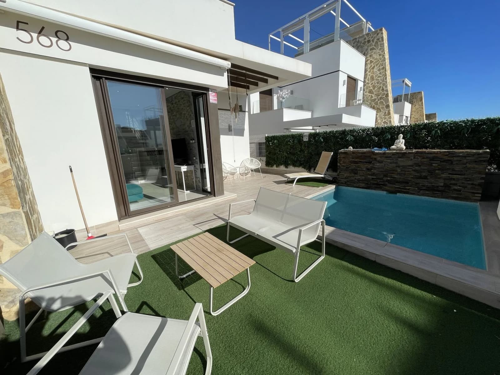 Semi-detached House In Villamartin - Image 4