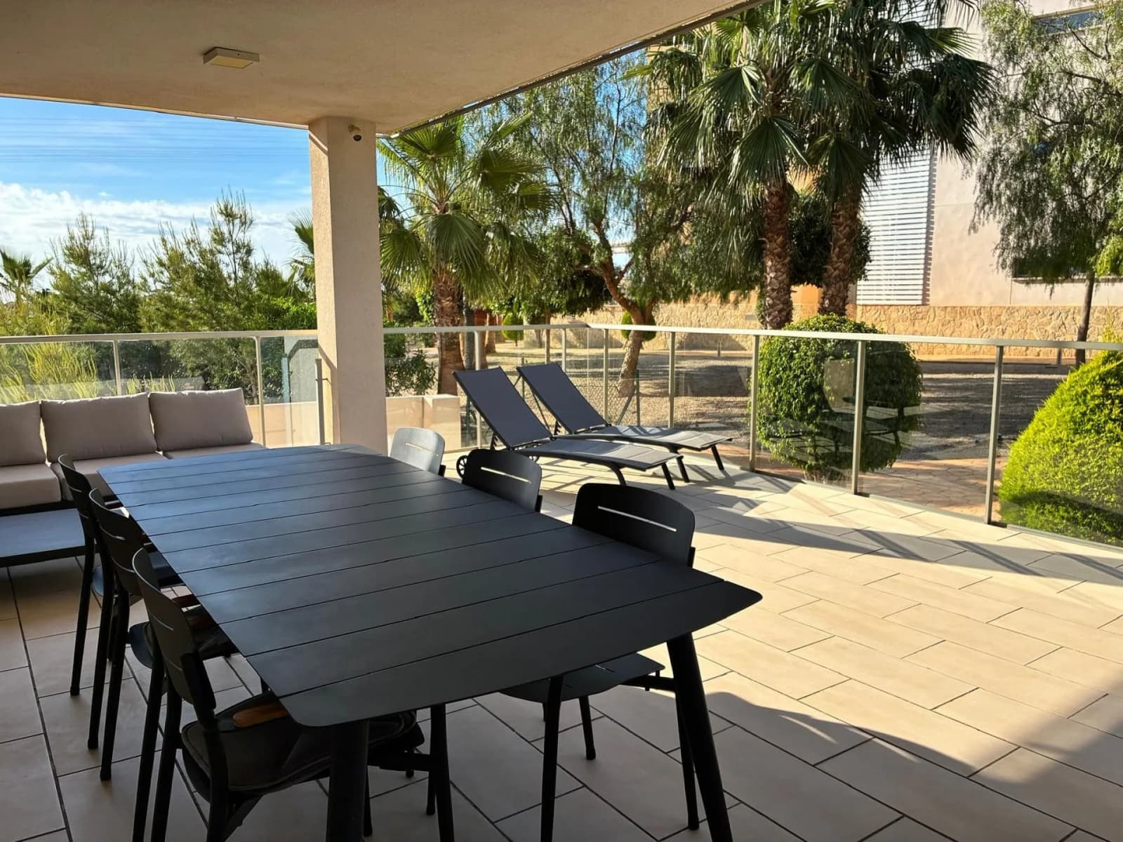 Apartment de 3 dormitorios en venta en Villamartin, Alicante - Image 3