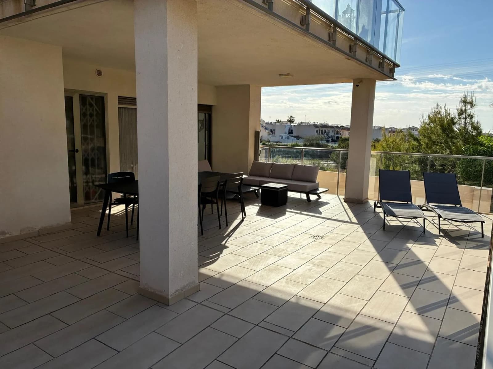 Apartment de 3 dormitorios en venta en Villamartin, Alicante - Image 8