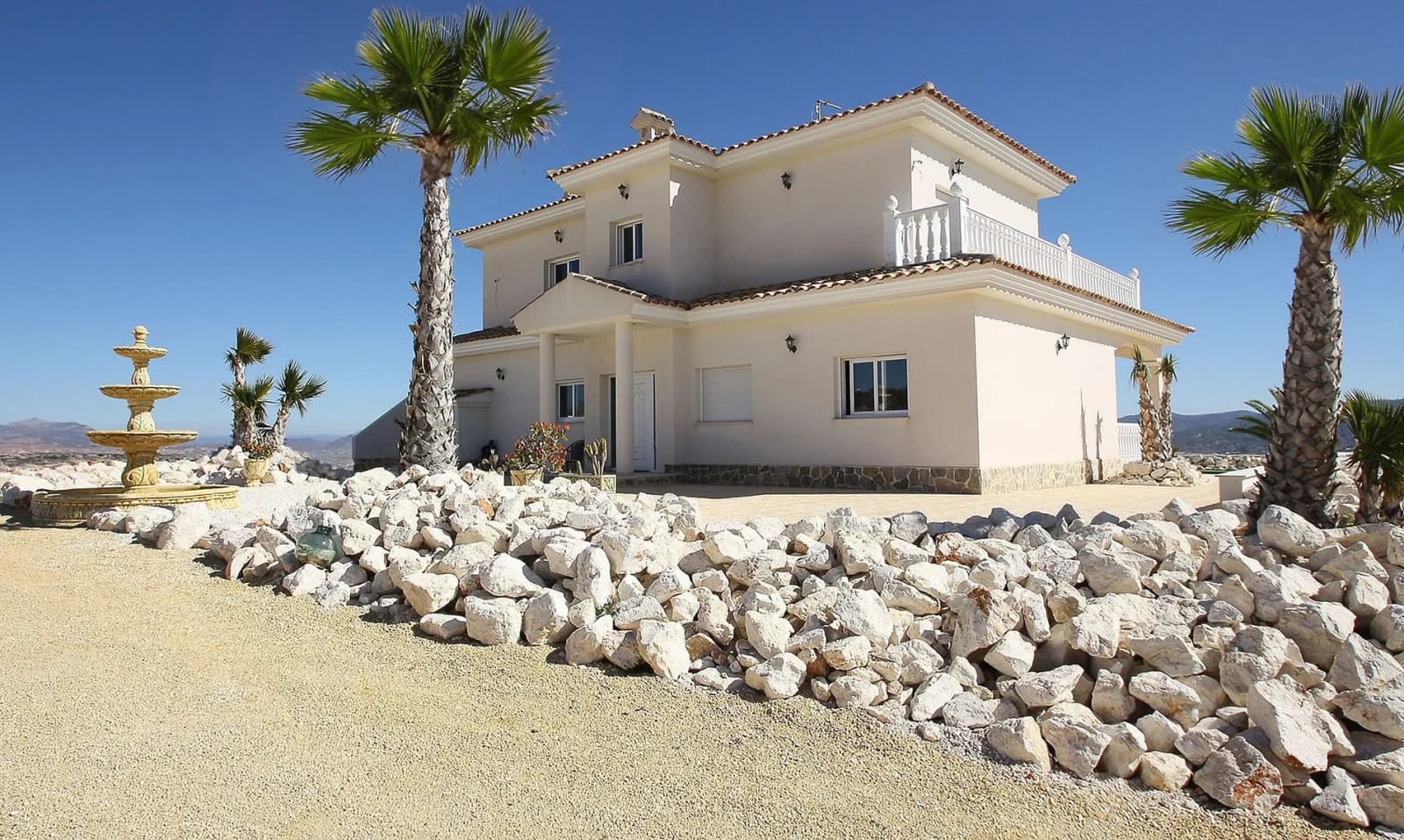 Detached Villa In Pinoso