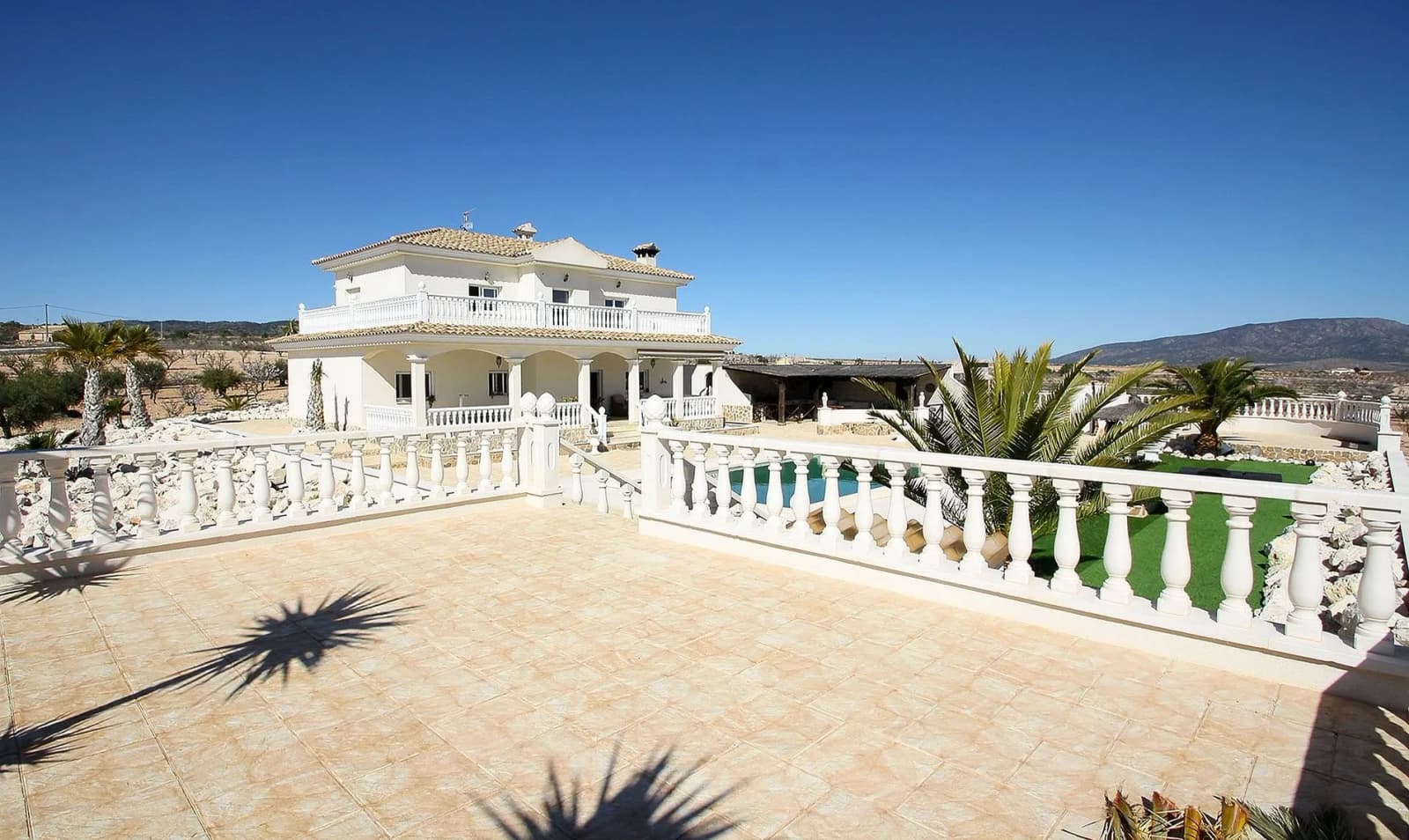 Detached Villa In Pinoso - Image 5