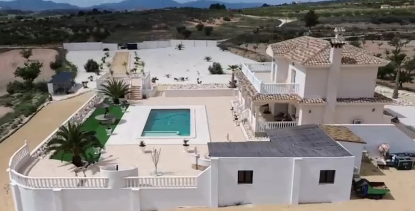 Detached Villa In Pinoso - Image 7