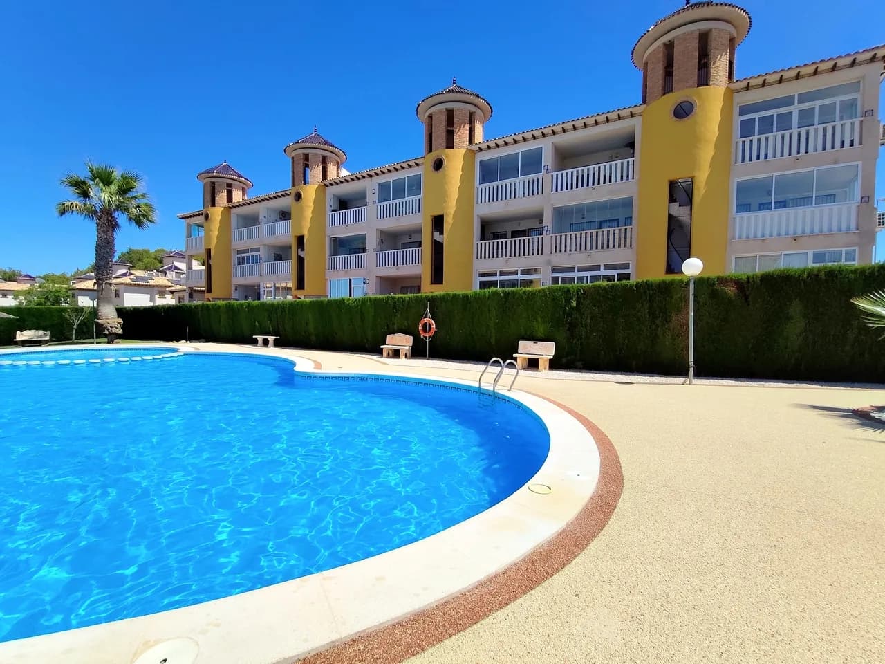 Apartment de 2 dormitorios en venta en Villamartin, Alicante