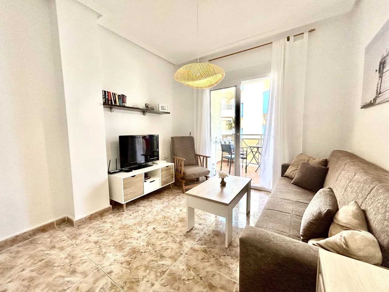 Apartment de 2 dormitorios en venta en Cabo Roig, Alicante - Image 5