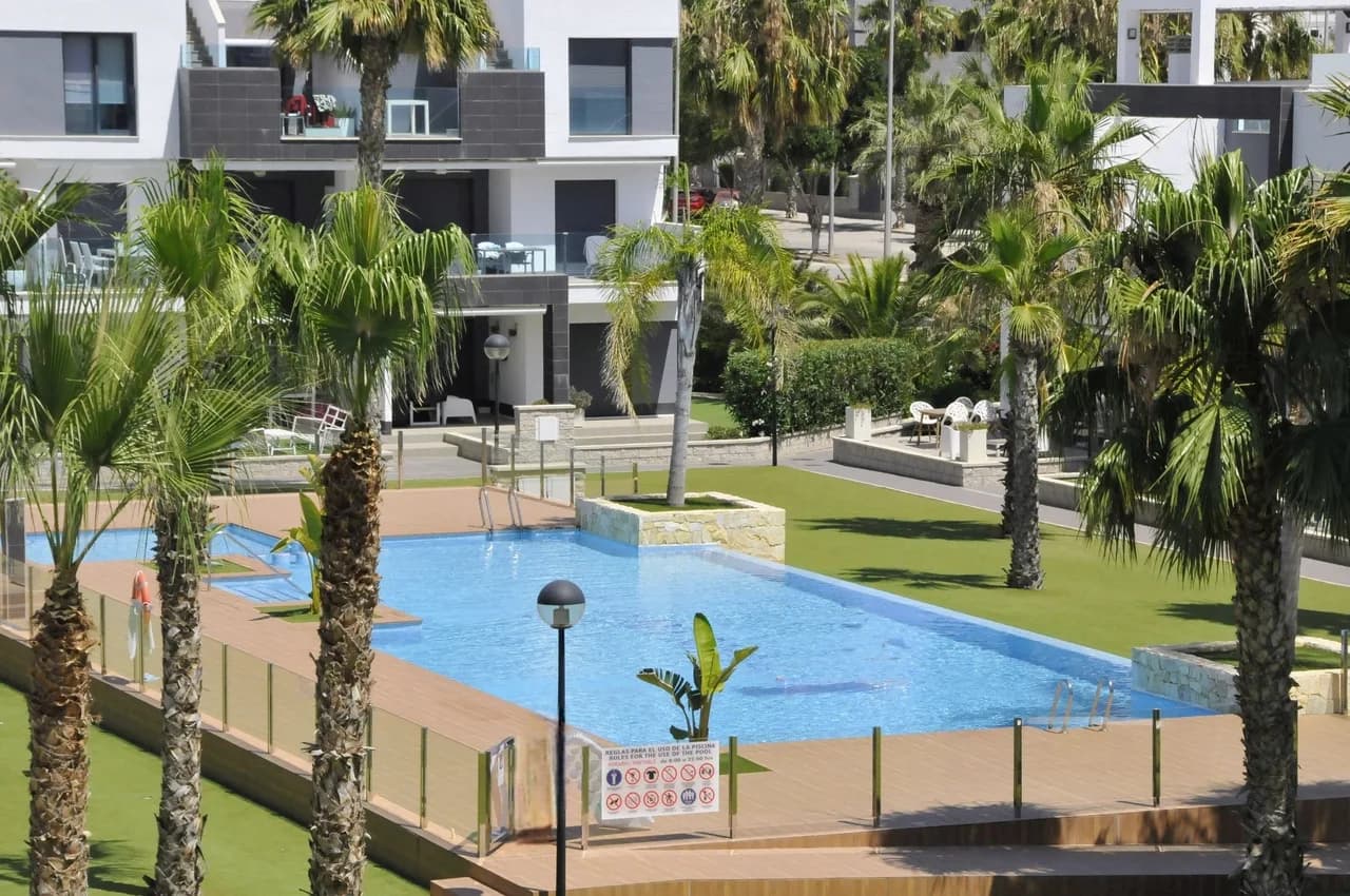 Villa de 3 dormitorios en venta en Guardamar Del Segura, Alicante