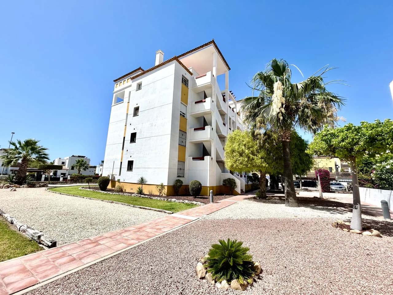 Apartment de 2 dormitorios en venta en Villamartin, Alicante