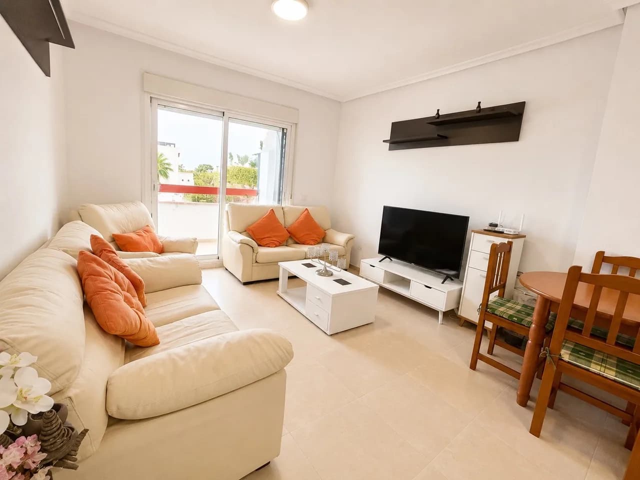 Apartment de 2 dormitorios en venta en Villamartin, Alicante - Image 7