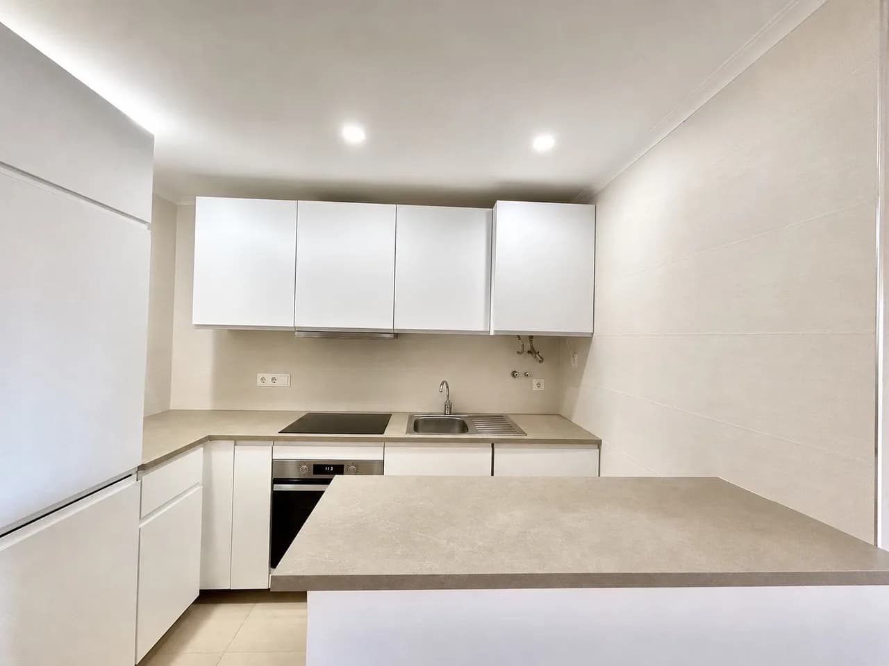 Apartment de 2 dormitorios en venta en Villamartin, Alicante - Image 9