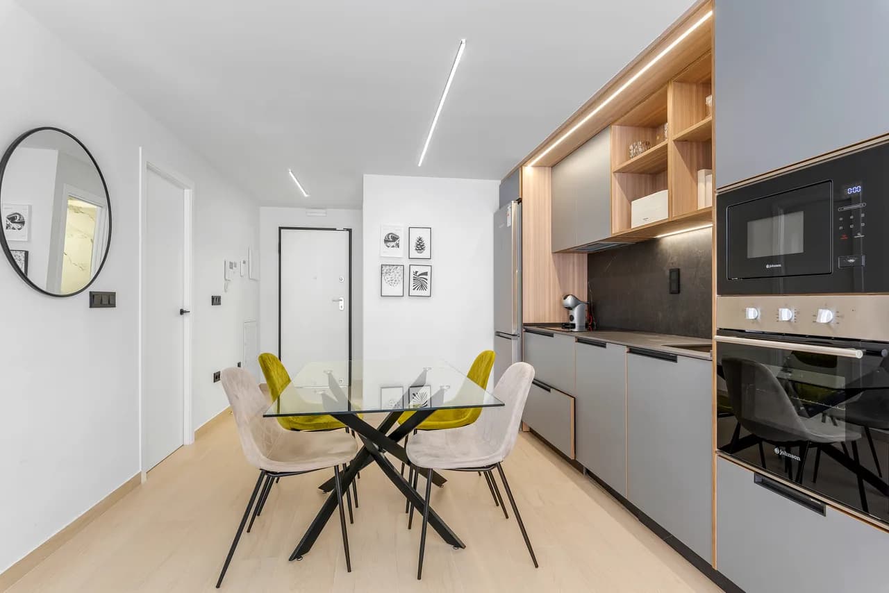 Apartment de 2 dormitorios en venta en Guardamar del Segura, Alicante - Image 7