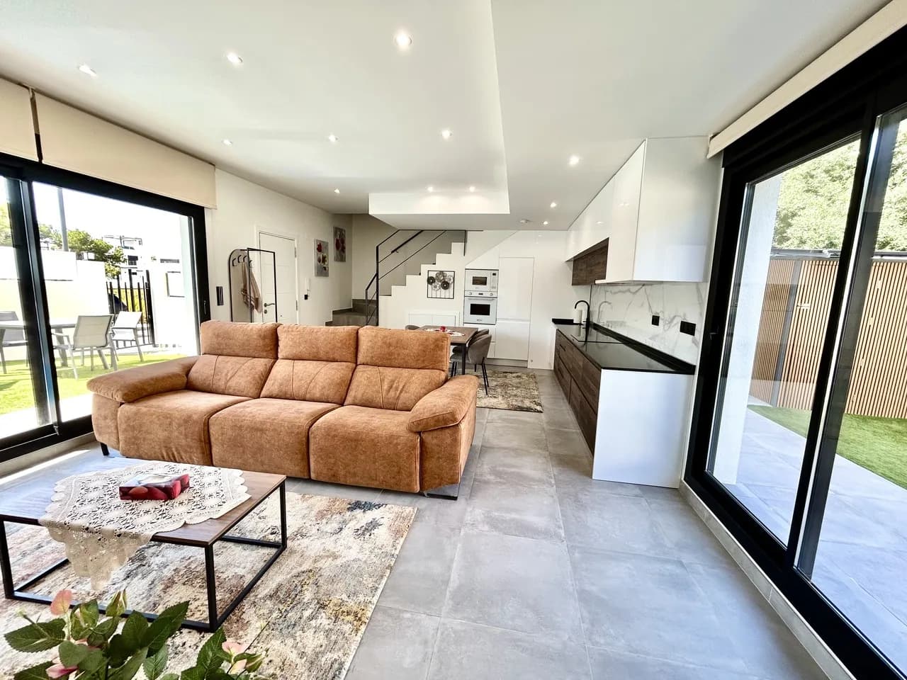 Villa de 2 dormitorios en venta en Villamartin, Alicante - Image 7