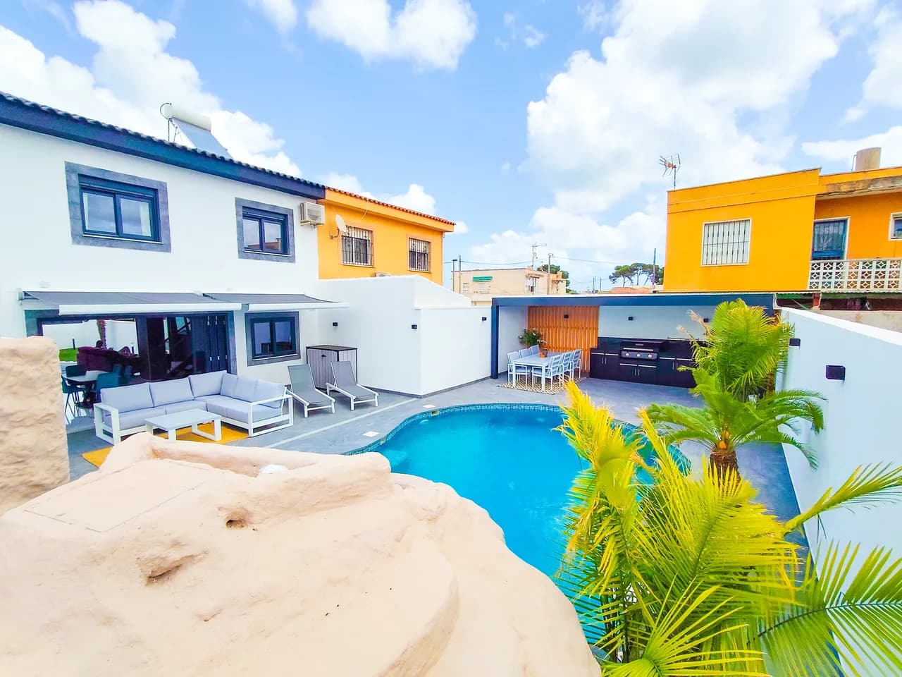 Townhouse de 5 dormitorios en venta en Los Urrutias, Murcia - Image 2