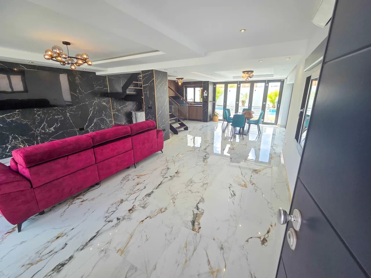 Townhouse de 5 dormitorios en venta en Los Urrutias, Murcia - Image 4