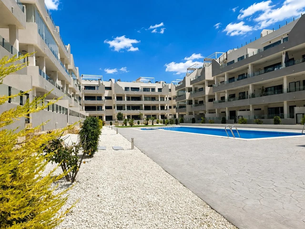 Apartment de 3 dormitorios en venta en Los Dolses, Alicante - Image 3