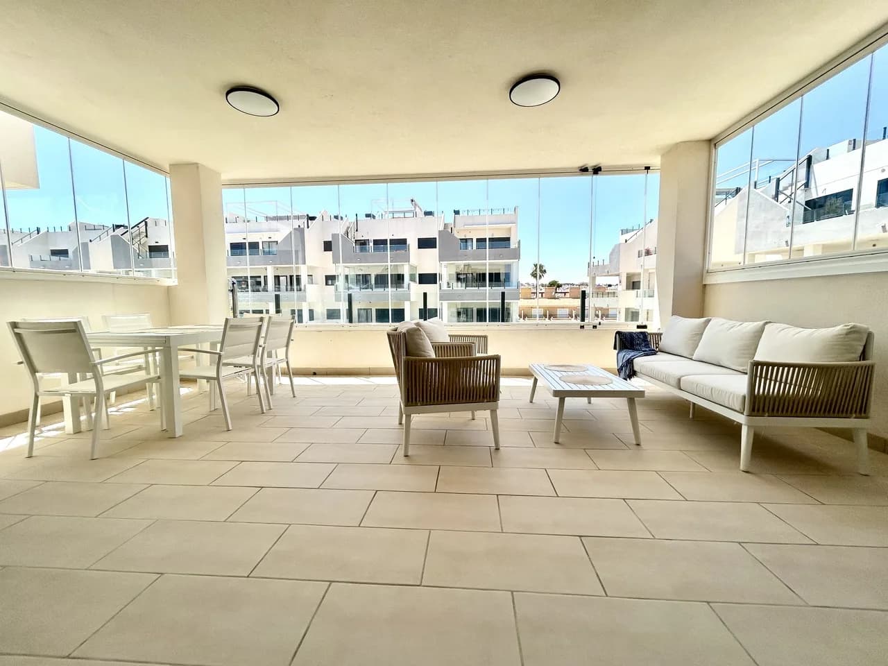 Apartment de 3 dormitorios en venta en Los Dolses, Alicante - Image 5