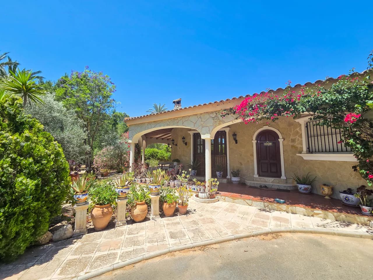 Villa de 9 dormitorios en venta en Elche, Alicante